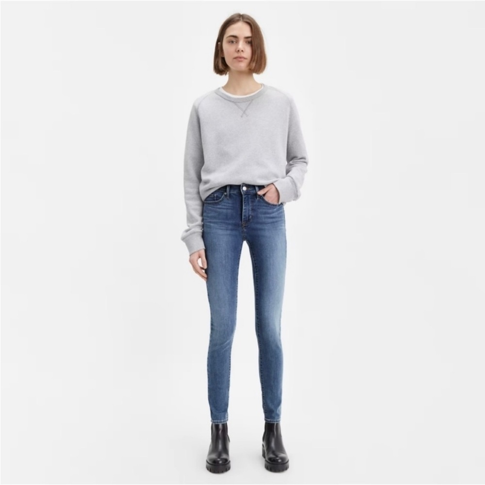 Levi's Women's 28 311 Medium Wash‎ Shaping Skinny Jean